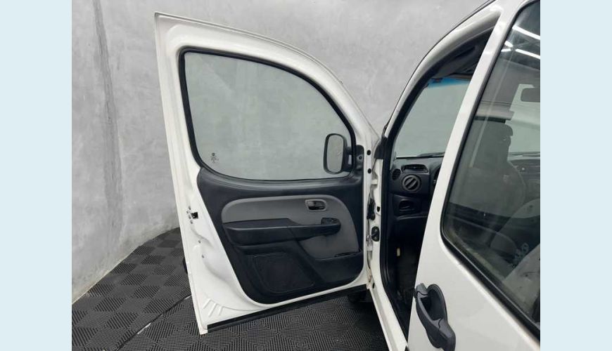 FIAT DOBLO ESSENCE 1.8 16V FLEX - BRANCO - 2021 Foto 6 (Grande)