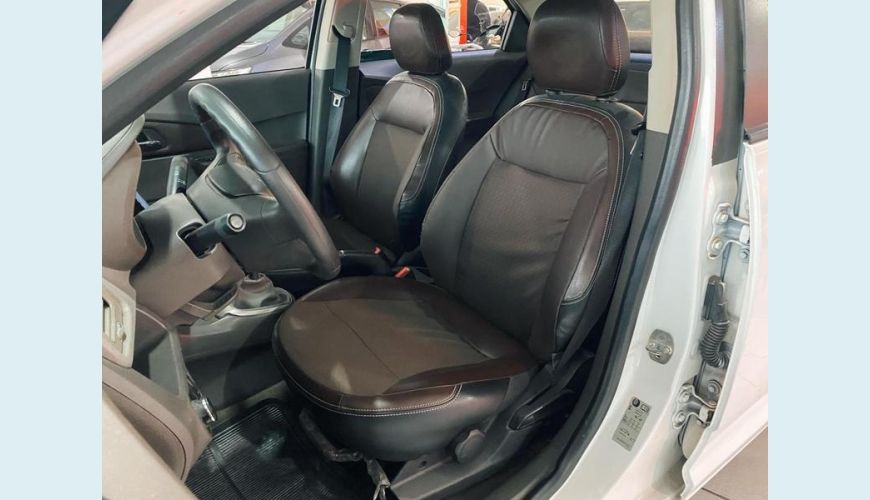 CHEVROLET COBALT 1.4 LTZ FLEX - BRANCO - 2015 Foto 6 (Grande)