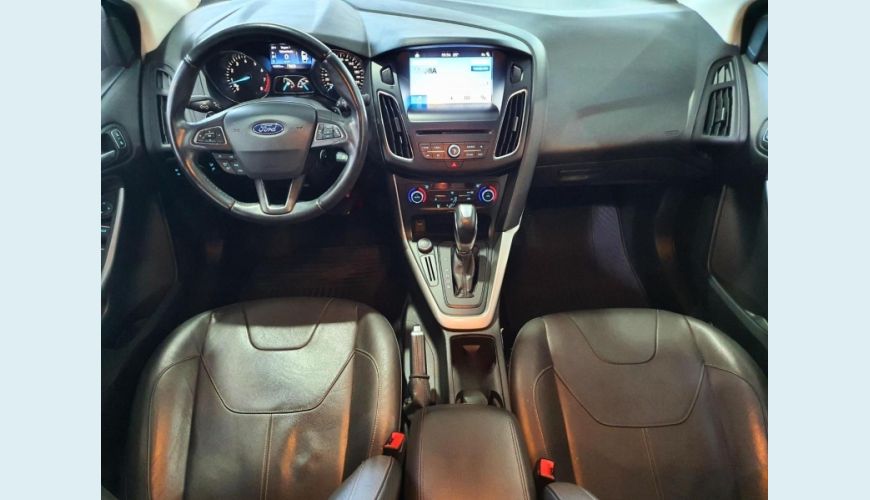 FORD FOCUS SEDAN TITANIUM 2.0 POWERSHIFT AUT. - BRANCO - 2018 Foto 6 (Grande)
