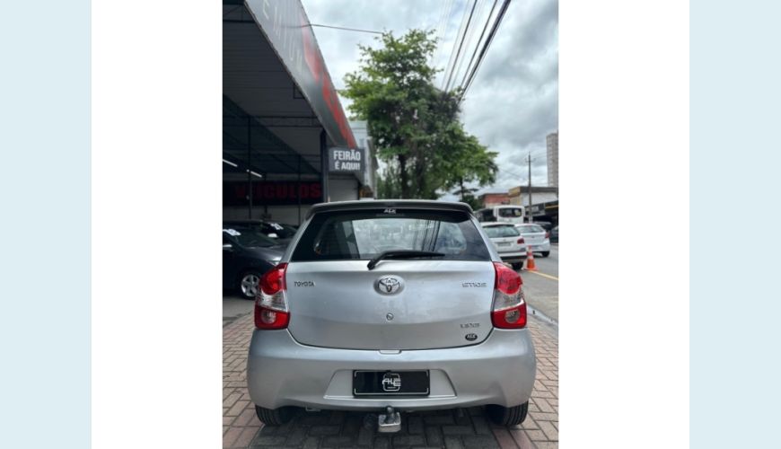 TOYOTA ETIOS - PRATA - 2013 Foto 6 (Grande)