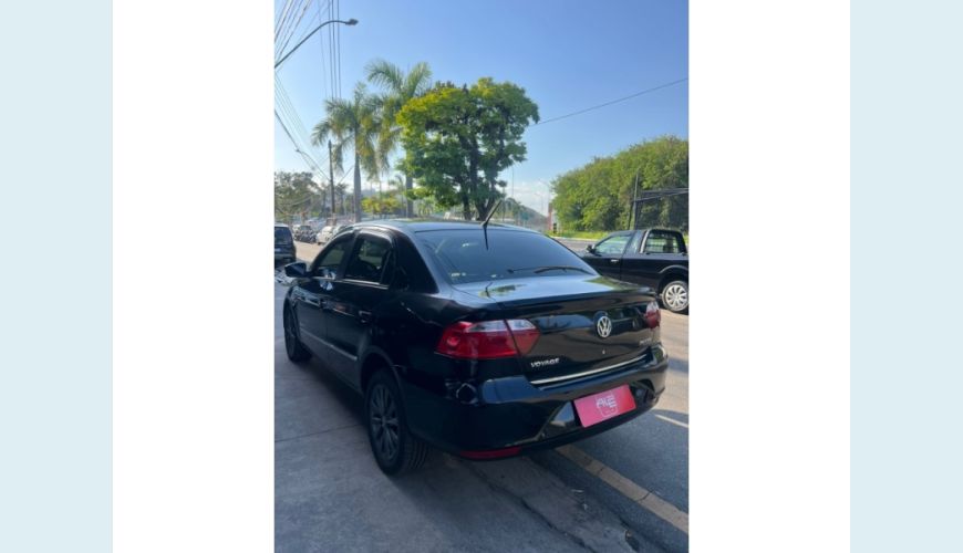 VOLKSWAGEN VOYAGE - PRETO - 2013 Foto 6 (Grande)