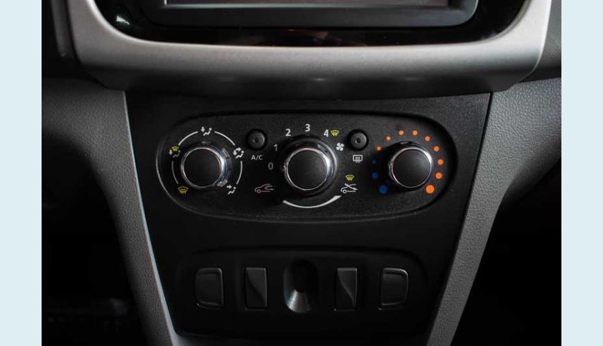 RENAULT LOGAN AUTHENTIQUE 1.0 12V SCE FLEX - BRANCO - 2020 Foto 6 (Grande)