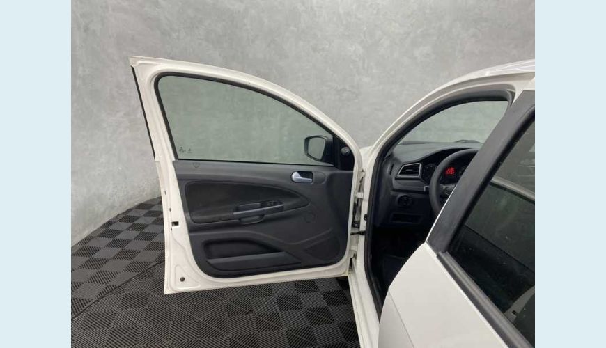 VOLKSWAGEN GOL 1.0 12V FLEX - BRANCO - 2019 Foto 6 (Grande)