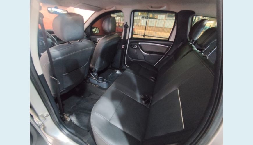 RENAULT DUSTER - PRATA - 2013 Foto 6 (Grande)