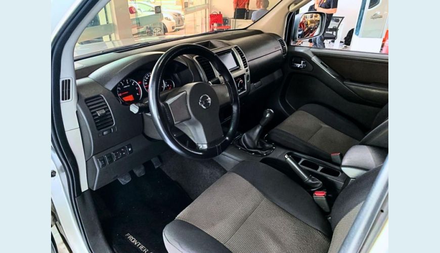 NISSAN FRONTIER SVATK4XA - PRATA - 2013 Foto 6 (Grande)