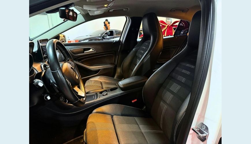MERCEDES-BENZ GLA200FF - BRANCO - 2018 Foto 6 (Grande)