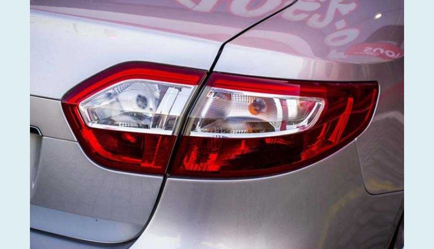 RENAULT FLUENCE 2.0 16V DYNAMIQUE PLUS X-TRONIC FLEX - PRATA - 2015 Foto 6 (Grande)