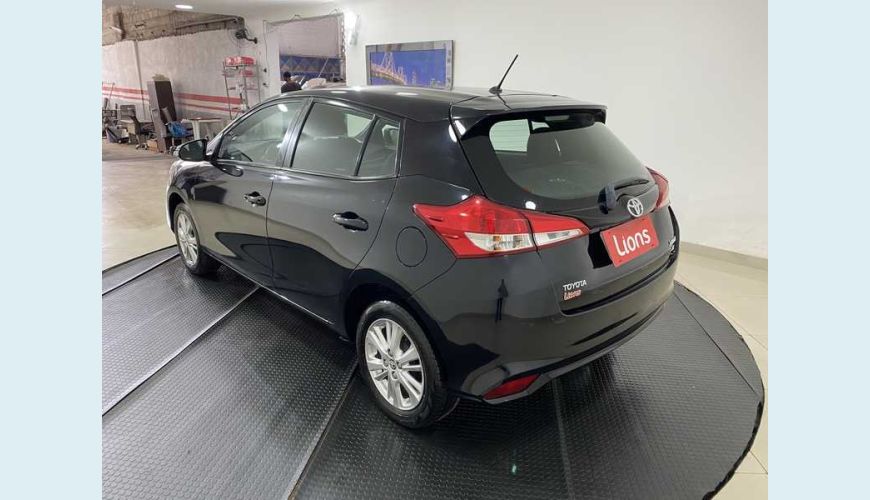TOYOTA YARIS 1.3 XL PLUS TECH CVT (FLEX) - PRETO - 2019 Foto 6 (Grande)