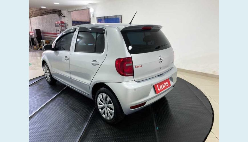 VOLKSWAGEN FOX 1.0 TEC BLUEMOTION FLEX 2P - PRATA - 2014 Foto 6 (Grande)