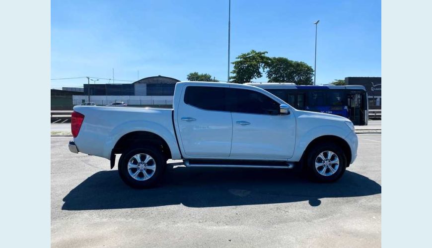 NISSAN FRONTIER 2.3 TD CD XE 4X4 AUT. - BRANCO - 2019 Foto 6 (Grande)