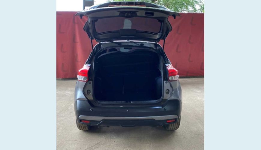 NISSAN KICKS 1.6 S (FLEX) - CINZA - 2018 Foto 6 (Grande)