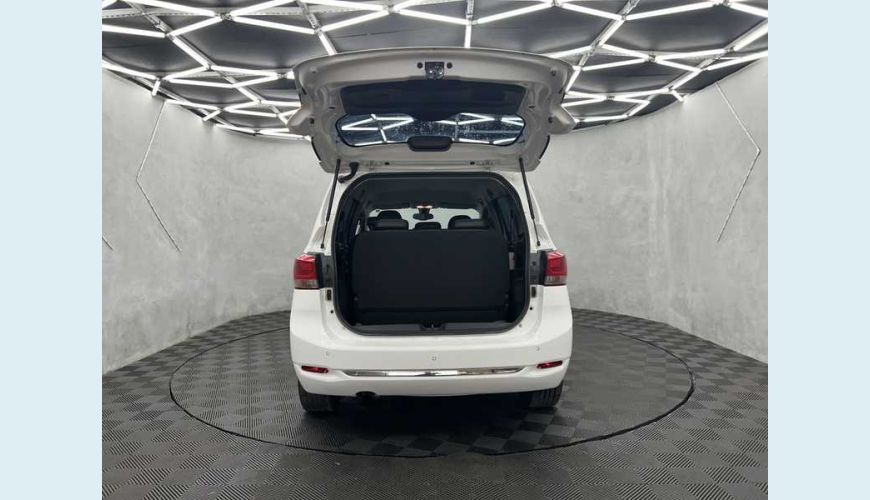 CHEVROLET SPIN PREMIER 1.8 (AUT.) - BRANCO - 2023 Foto 6 (Grande)