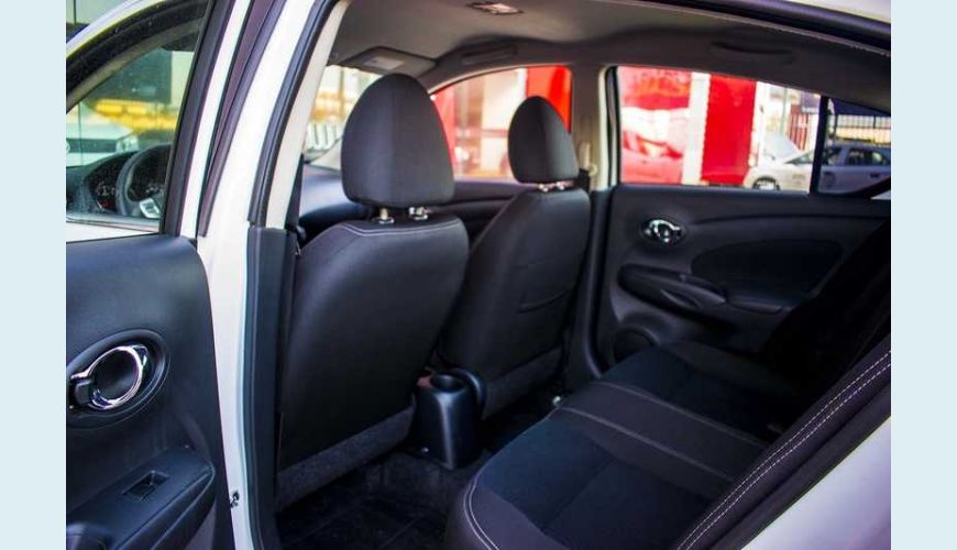 NISSAN VERSA 1.6 16V SV FLEXSTART CVT FLEX - BRANCO - 2018 Foto 6 (Grande)