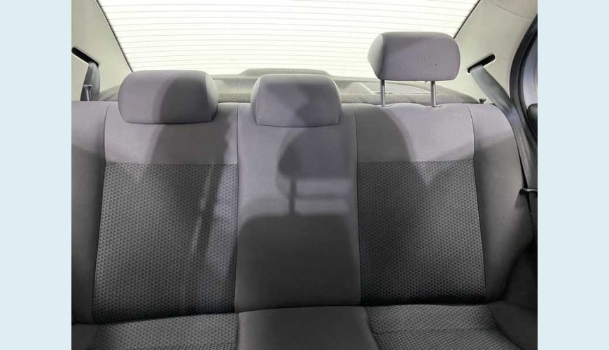 VOLKSWAGEN VOYAGE 1.6 MSI 8V (FLEX) - PRATA - 2019 Foto 6 (Grande)