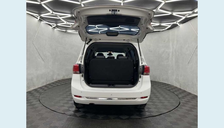 CHEVROLET SPIN PREMIER 1.8 (AUT.) - BRANCO - 2023 Foto 6 (Grande)