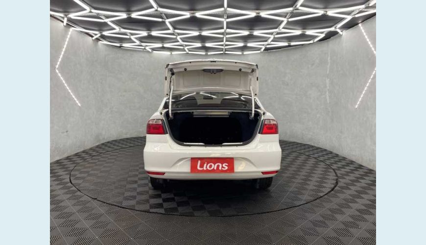 VOLKSWAGEN VOYAGE 1.6 TRENDLINE (FLEX) - BRANCO - 2018 Foto 6 (Grande)