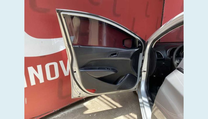 HYUNDAI HB 20 1.0 COMFORT PLUS (FLEX) - PRATA - 2018 Foto 6 (Grande)