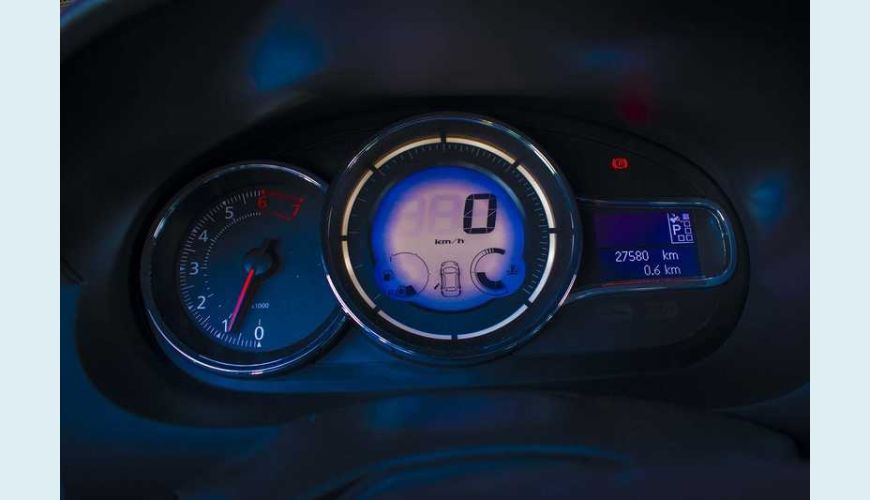 RENAULT FLUENCE 2.0 16V PRIVILEGE X-TRONIC (FLEX) - PRETO - 2017 Foto 6 (Grande)