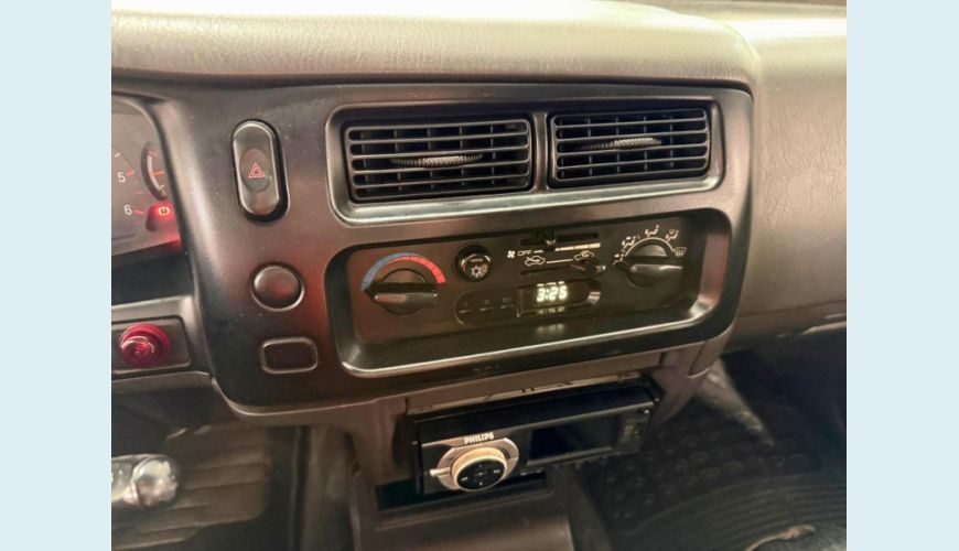 MITSUBISHI L-200 SPORT 4X4 GLS 2.5 - PRATA - 2006 Foto 6 (Grande)