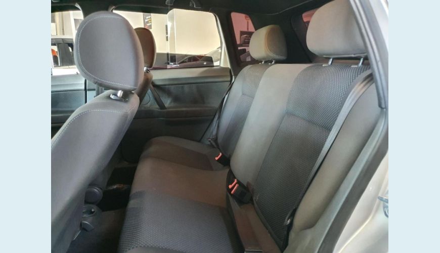 VOLKSWAGEN POLO 1.6 SPORTLINE - PRATA - 2013 Foto 6 (Grande)