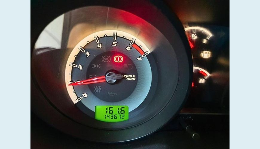 FORD FIESTA SEDAN 1.6 8V FLEX 4P - PRATA - 2014 Foto 6 (Grande)