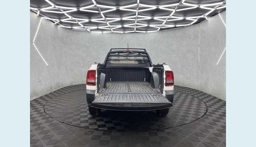 VOLKSWAGEN SAVEIRO ROBUST 1.6 MSI CS (FLEX) - BRANCO - 2018 Foto 6 (Grande)