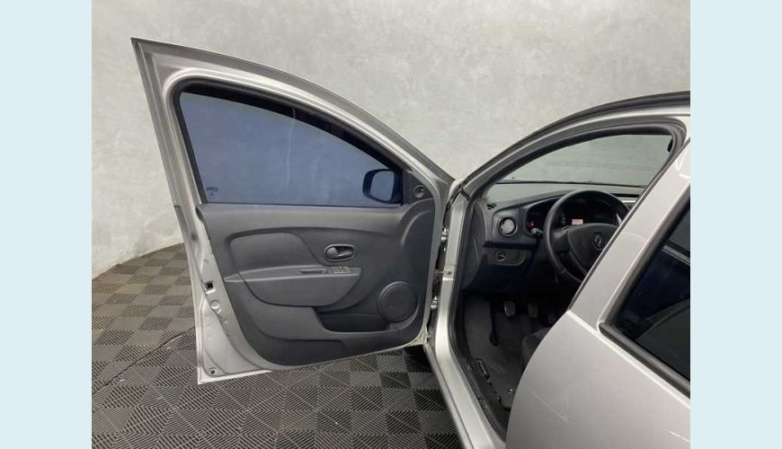 RENAULT LOGAN AUTHENTIQUE 1.0 12V SCE (FLEX) - PRATA - 2018 Foto 6 (Grande)