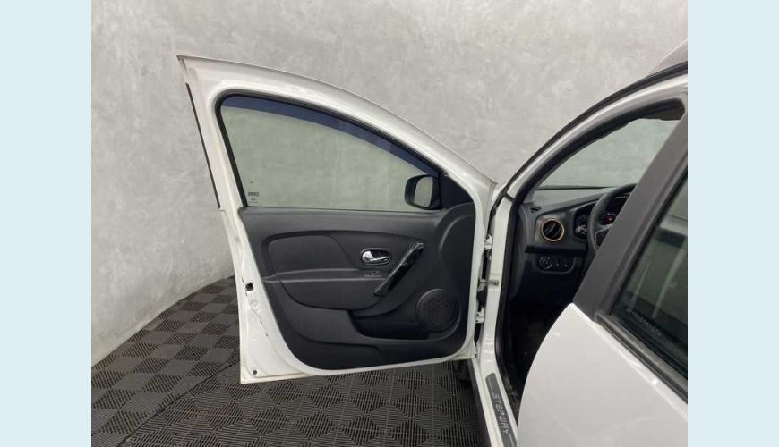 RENAULT SANDERO STEPWAY 1.6 16V SCE (FLEX) - BRANCO - 2017 Foto 6 (Grande)