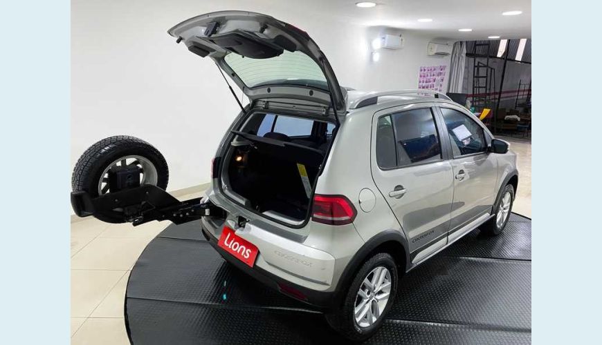 VOLKSWAGEN CROSSFOX 1.6 16V MSI (FLEX) - PRATA - 2016 Foto 6 (Grande)