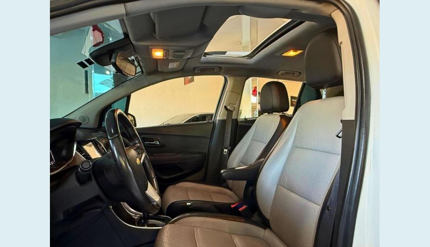CHEVROLET TRACKER LTZ 1.4 AUT. - BRANCO - 2017 Foto 6 (Grande)