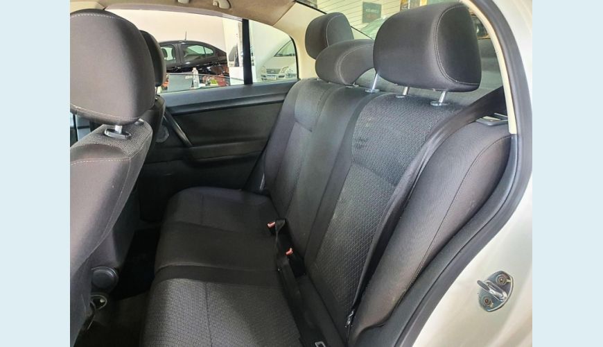 VOLKSWAGEN POLO COMFORTLINE 2.0 FLEX MANUAL 4P - BRANCO - 2013 Foto 6 (Grande)