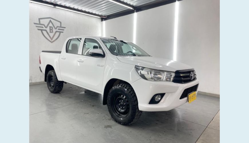 TOYOTA HILUX - BRANCO - 2020 Foto 6 (Grande)
