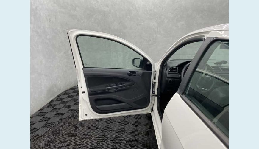 VOLKSWAGEN VOYAGE 1.6 FLEX MANUAL 4P - BRANCO - 2022 Foto 6 (Grande)