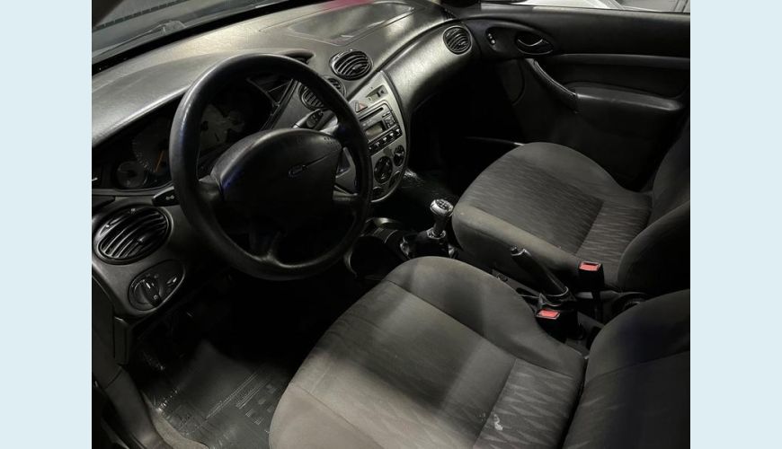 FORD FOCUS 1.6 MANUAL 4P - PRATA - 2005 Foto 6 (Grande)