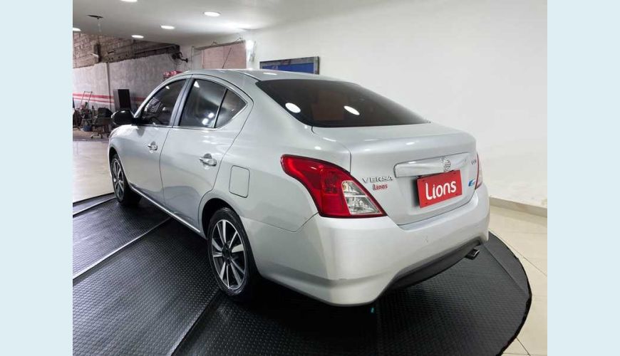NISSAN VERSA SV 1.6 16V FLEX AUT. 4P - PRATA - 2018 Foto 6 (Grande)