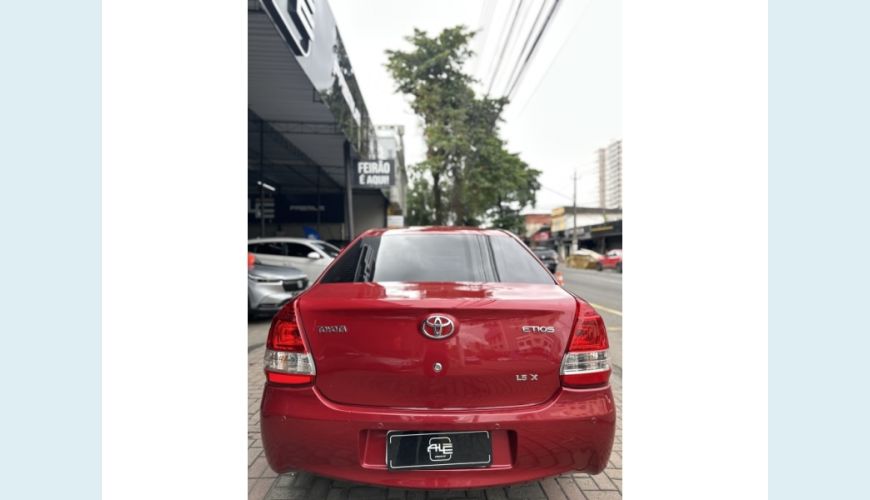 TOYOTA ETIOS - VERMELHO - 2016 Foto 6 (Grande)