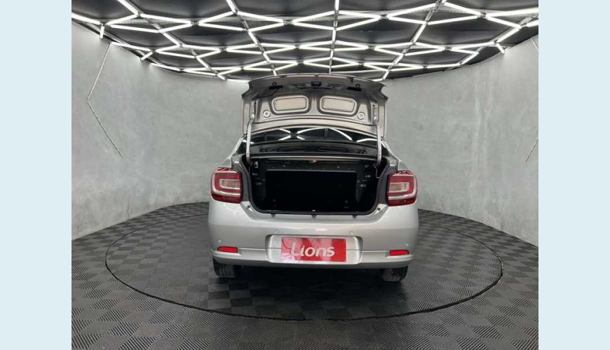 RENAULT LOGAN ZEN 1.0 12V FLEX MANUAL 4P - PRATA - 2021 Foto 6 (Grande)