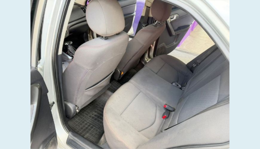 KIA CERATO AUT. 4P - PRATA - 2011 Foto 6 (Grande)
