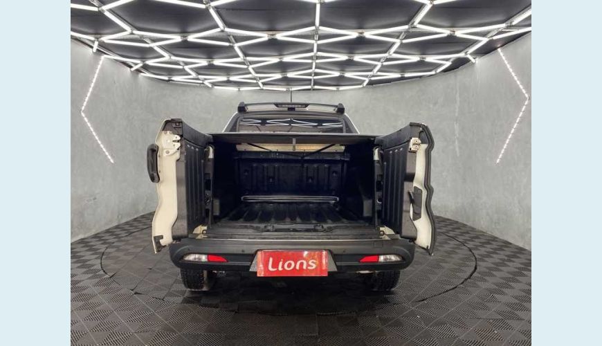 FIAT TORO ENDURANCE 1.8 FLEX AUT. 4P - BRANCO - 2022 Foto 6 (Grande)