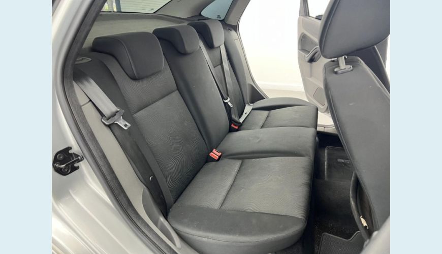 FORD FOCUS 2.0 FLEX AUT. 4P - PRATA - 2012 Foto 6 (Grande)