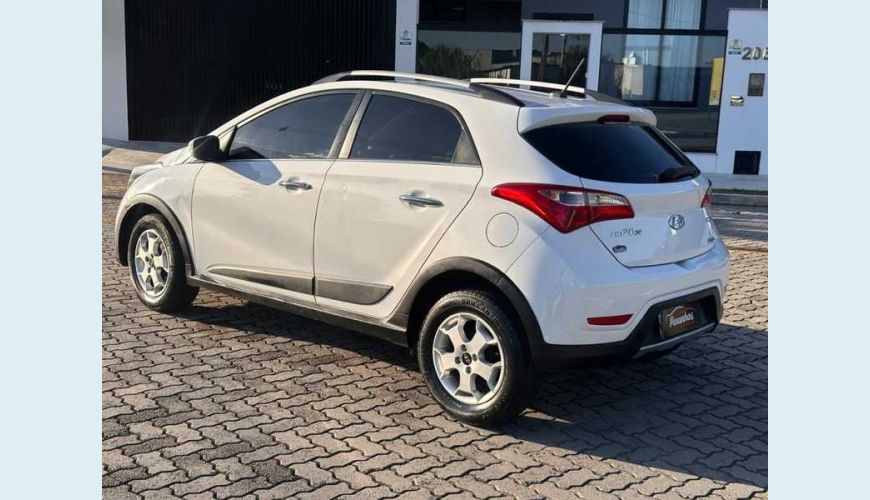 HYUNDAI HB 20X PREMIUM 1.6 FLEX AUT. 4P - BRANCO - 2015 Foto 6 (Grande)