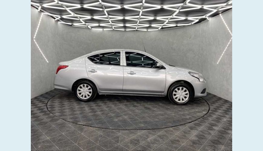 NISSAN NISSAN VERSA 1.0 12V FLEX MANUAL 4P - PRATA - 2019 Foto 6 (Grande)