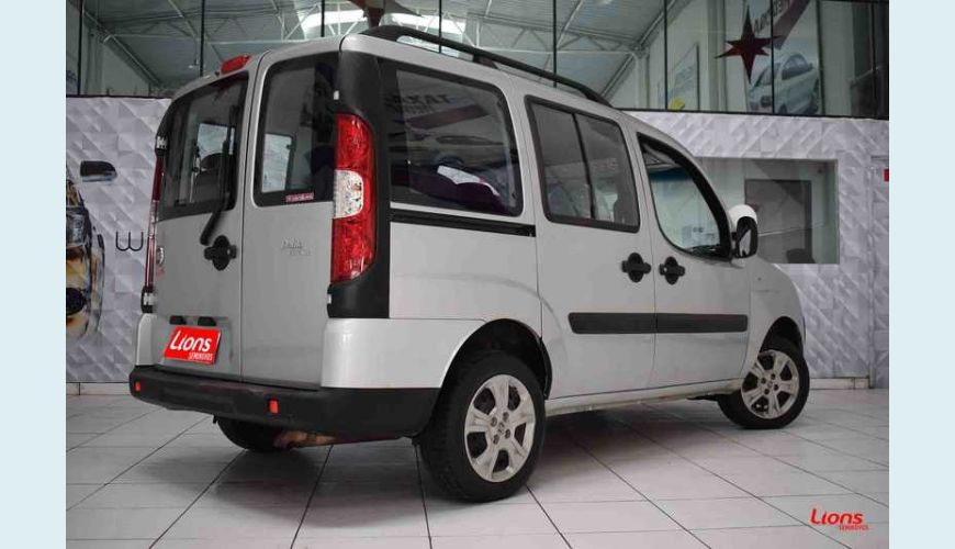 FIAT DOBLO ESSENCE 1.8 FLEX MANUAL 4P - PRATA - 2017 Foto 6 (Grande)
