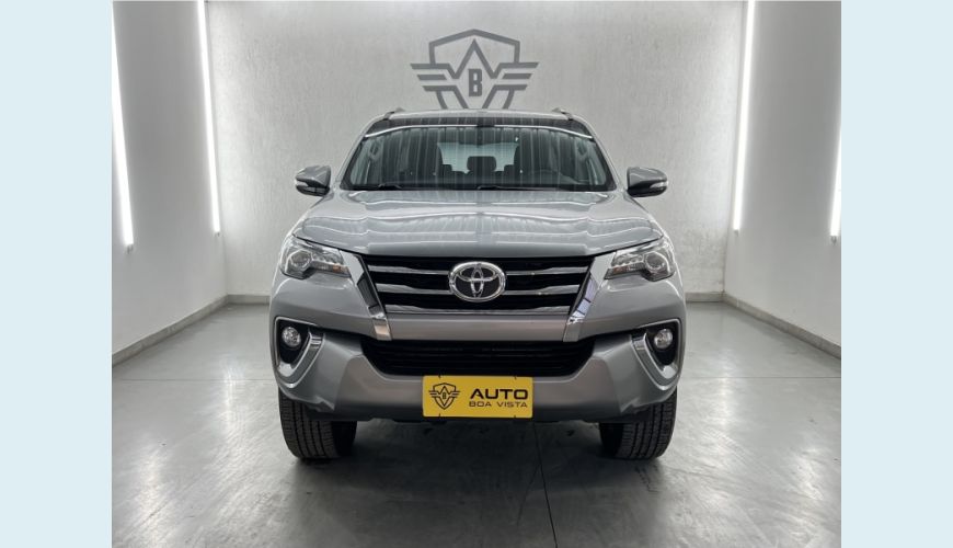 TOYOTA HILUX SW4 AUT. 4P - PRATA - 2016 Foto 6 (Grande)
