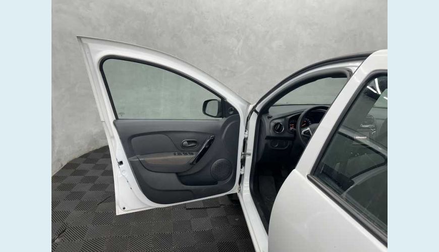 RENAULT LOGAN ZEN 1.0 FLEX MANUAL 4P - BRANCO - 2024 Foto 6 (Grande)