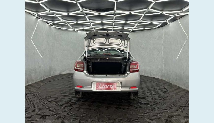 RENAULT RENAULT LOGAN ZEN 1.0 12V FLEX MANUAL 4P - PRATA - 2023 Foto 6 (Grande)