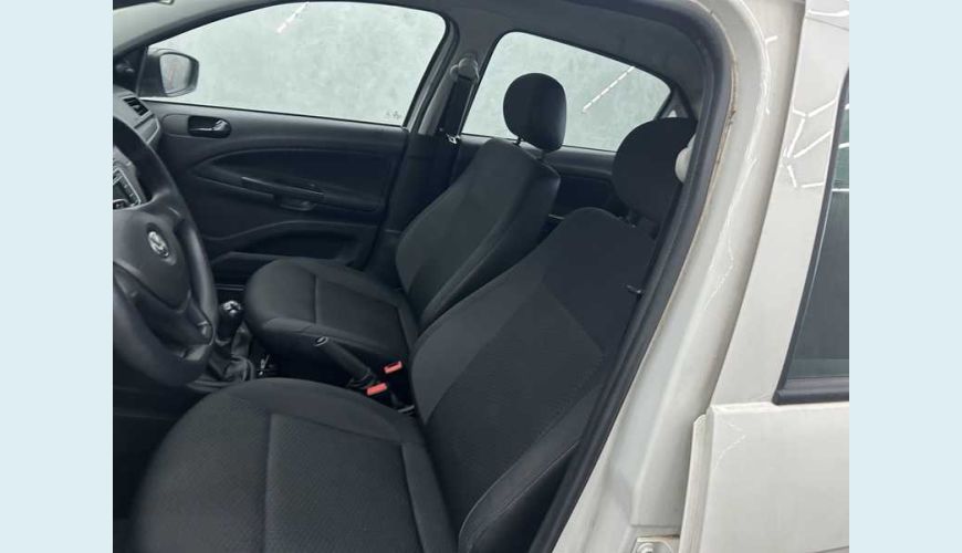 VOLKSWAGEN VOLKSWAGEN VOYAGE 1.0 MPI FLEX MANUAL 4P - BRANCO - 2023 Foto 6 (Grande)