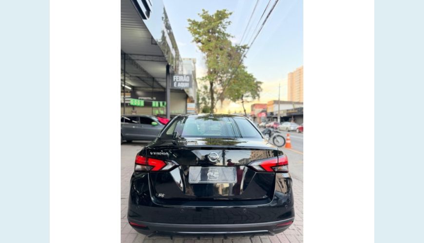 NISSAN VERSA FLEX AUT. 4P - PRETO - 2022 Foto 6 (Grande)