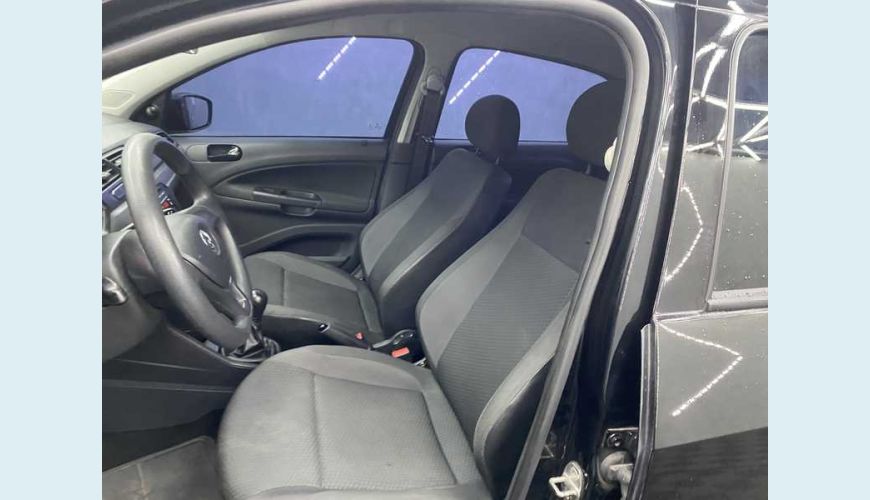 VOLKSWAGEN VOYAGE 1.6 FLEX MANUAL 4P - PRETO - 2022 Foto 6 (Grande)