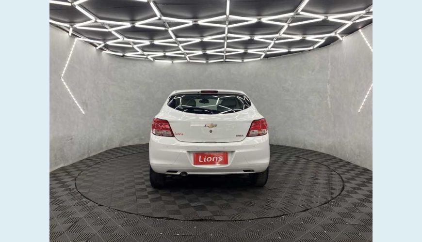 CHEVROLET ONIX LS 1.0 FLEX MANUAL 4P - BRANCO - 2016 Foto 6 (Grande)